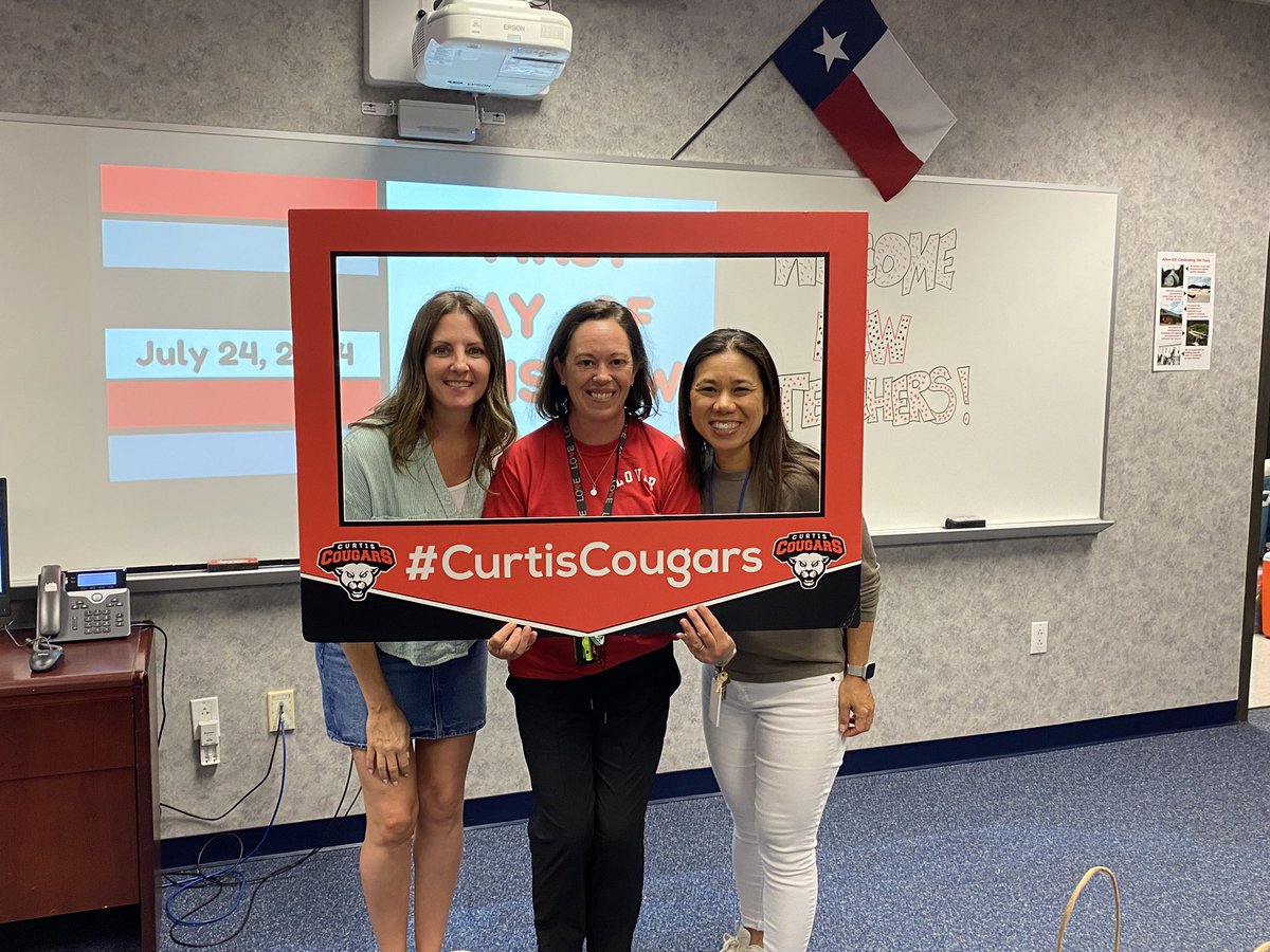 curtiscougars's tweet photo. Great day with our new teachers! Welcome to Curtis MS! @curtiscougars https://t.co/CsrmE4RXMq