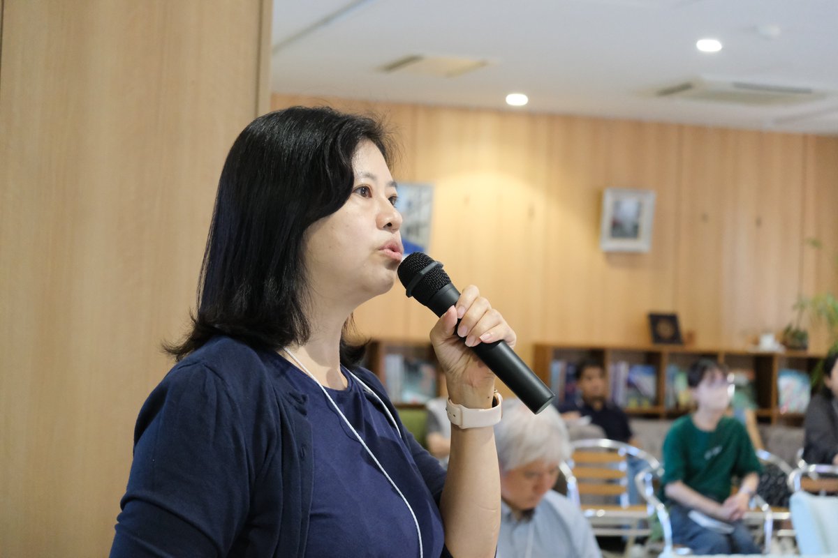 IRCMS_KU's tweet photo. Session Ⅰ kicked off with an insightful lecture by Dr. Jian-Da Lin from National Taiwan University titled "Unraveling Transkingdom Interactions in Atherosclerosis through Single-Cell."🧬 Such a fascinating talk! 💡
#IRCMS #kumamotouniversity https://t.co/JG4lVhwo7R