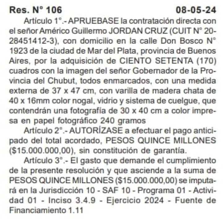 Valienteval007's tweet image. No es Eduardo Costantini....
No son los cuadros de olivos que denunciaron Milei y Adorni. 
No señores, es el Gobernador de Chubut gastando QUINCE MILLONES EN CUADROS DE ÉL