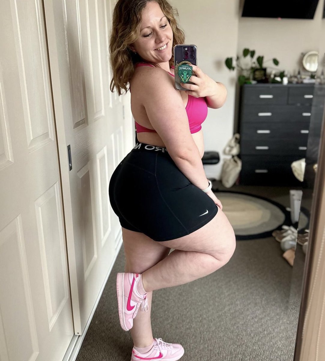 PascalTessin's tweet image. Would you sleep with a 30yr old woman like me?