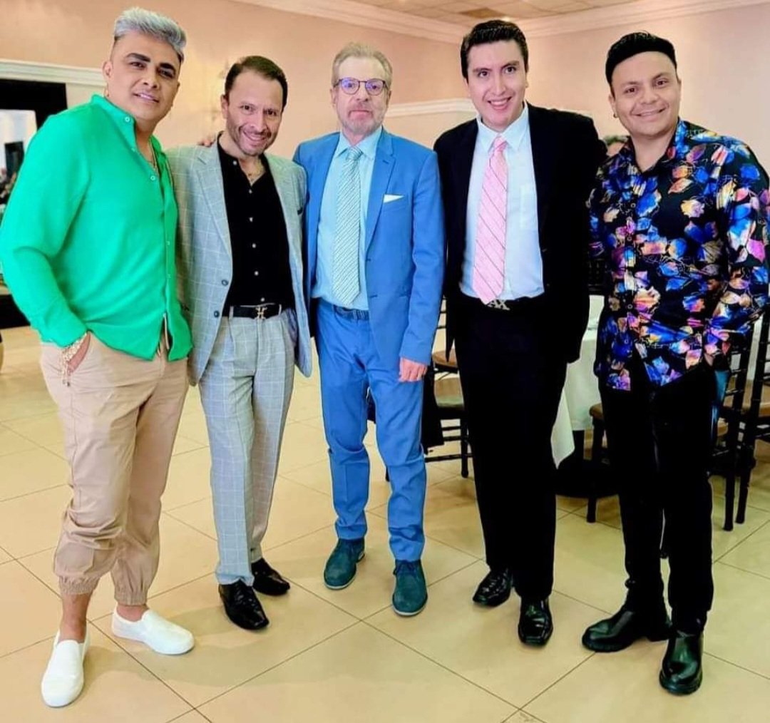 JPABOGADOSTCL's tweet photo. JP ABOGADOS 
Tu consejero legal ®

#lafirmalegaldelasestrellas 

@juanpachecojr
@juanpacheco_m

Celebrando el Día del Abogado,  con nuestros queridos amigos

@tottocamacho
@alextommasiof 
@CAMESCOTELEVIS1 https://t.co/V8rkuLVBVe