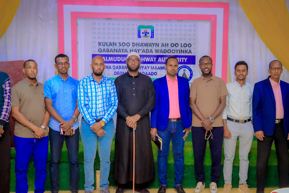 DegmadaCadaado's tweet photo. Welcoming meeting of the chairperson of Galmudug highway authority Mr. Omar Abdulahi Nor.

#Cadaado https://t.co/ABCdEQYuuF