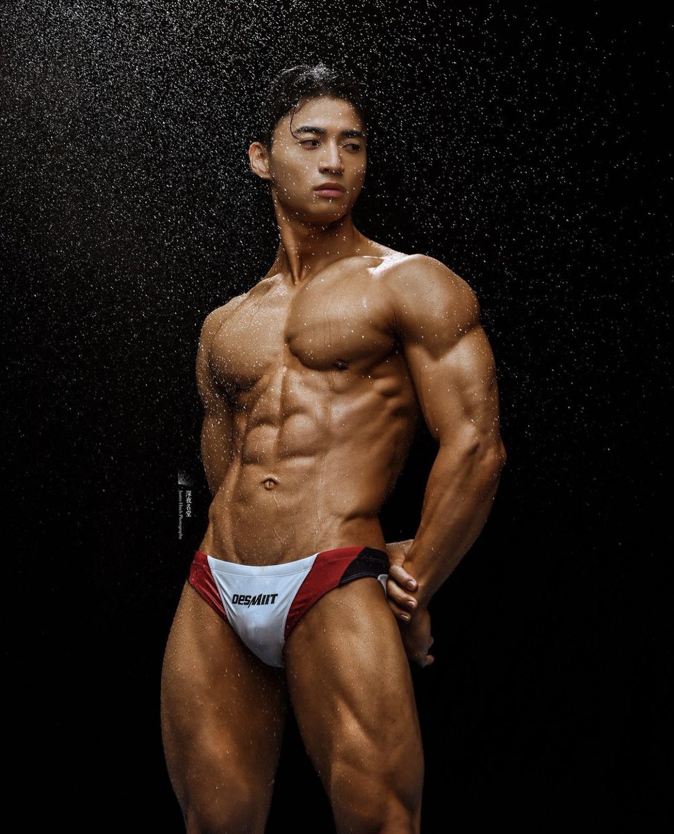 RT @Forestwoodwood: · 健美健将👤 吳忠霖Lin 写真IG ：zhonglin0204
