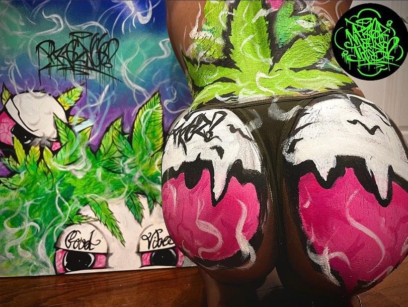 LatiTheModel's tweet image. 👀💨🎨
@prez_nce 
#prezmadethis #latithemodel #bkmixedchick #art #paint #bodypaint #model #eroticmodel #bodypaintmodel #artmodel #black #nyc #nude #nudemodel #sellingcontent #Wallpapers #Screensaver #cannabisculture #cannabisindustry 
#artcommunity
