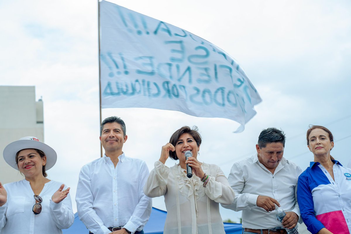 Roxana Luna tweet media