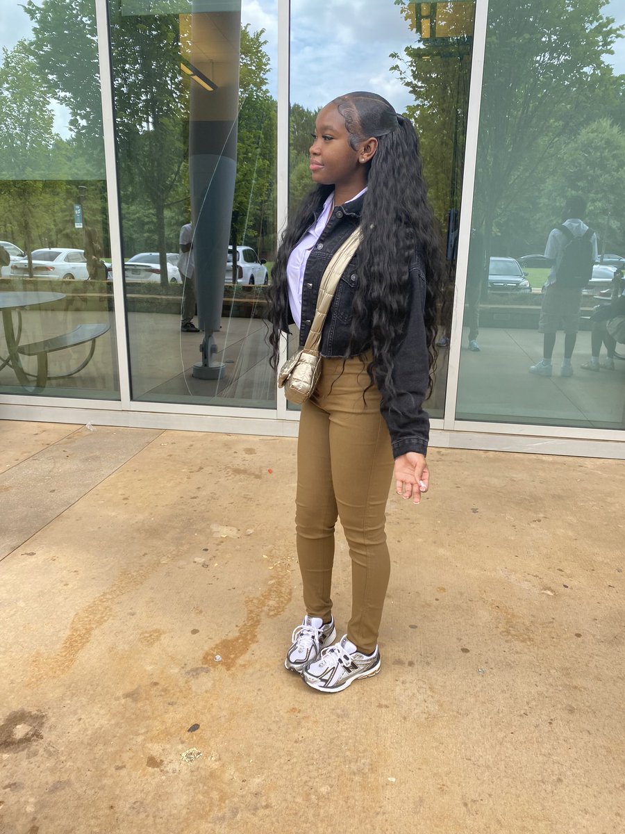 mssexyy101's tweet image. #lastfirstday #classof25 #baddiealert