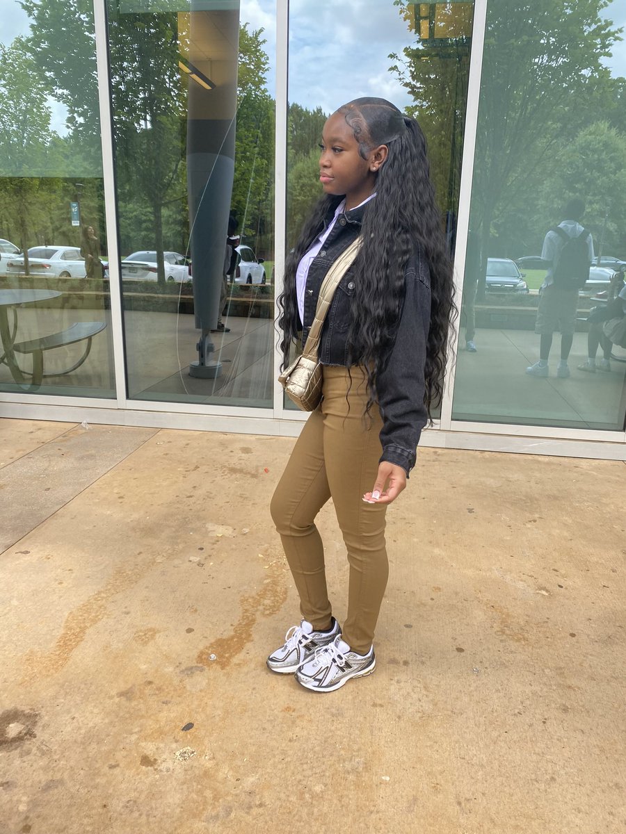 mssexyy101's tweet image. #lastfirstday #classof25 #baddiealert