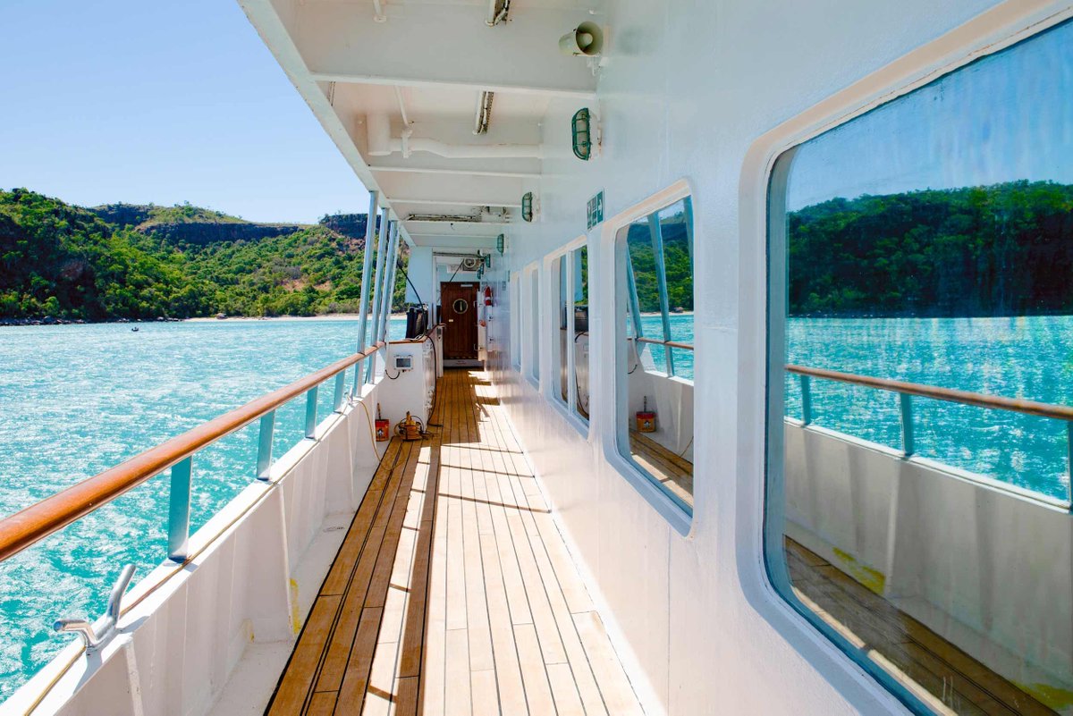 Hideaway Holidays tweet media