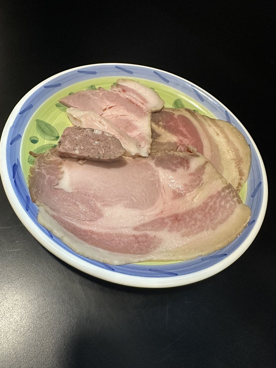 senjusan's tweet photo. 飛鶏さんで濃厚地鶏つけそば特上を頂きました😋
クソ暑かったのでつけそば狙いでしたが清つけ濃つけとも売り切れ💦
イケ麺店主の粋な計らいで泣きの一杯🤣
麺は浅利？蜆？のジュレ付き仕様で鶏の旨みが凝縮したスープと混ざり合うと新たな一面が顔を出す🤤
やっぱり今日も控えめに言って宇宙一でした😂 https://t.co/iSdYL0pw59