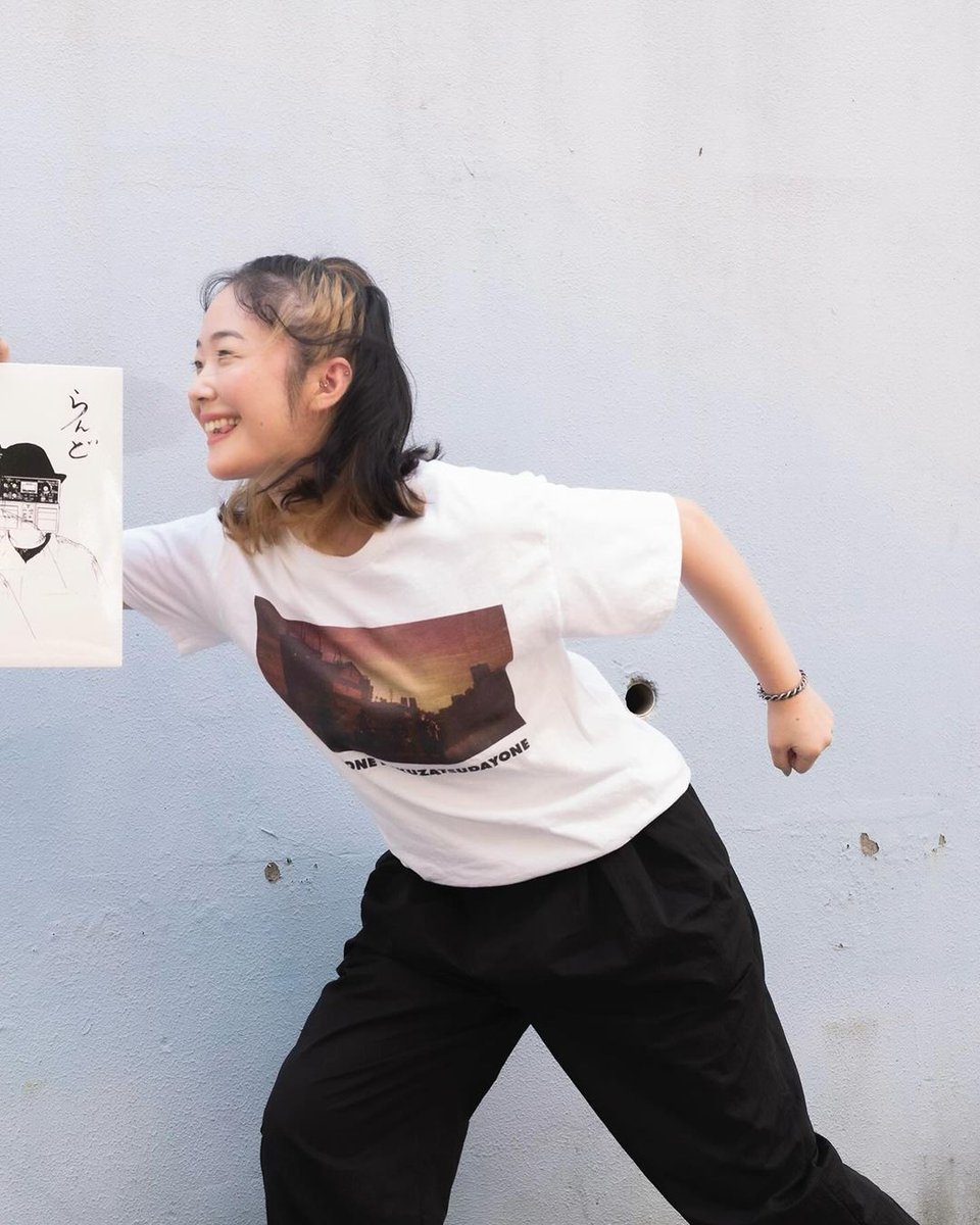 kurokiharu_ouen's tweet photo. #黒木華 さん最新情報

お気に入りのバンドのＴシャツを着た黒木華さんの笑顔がとても可愛いですね！

GASATANG オンラインショップ
https://t.co/SJUchV8Q5Q

ZAZEN BOYSとGASATANGが出会った!
佐内正史が「らんど」に反応して杉並を撮った!!
そしてTシャツになった!!!
#ZAZENBOYS #佐内正史 https://t.co/xTBCHn06aL