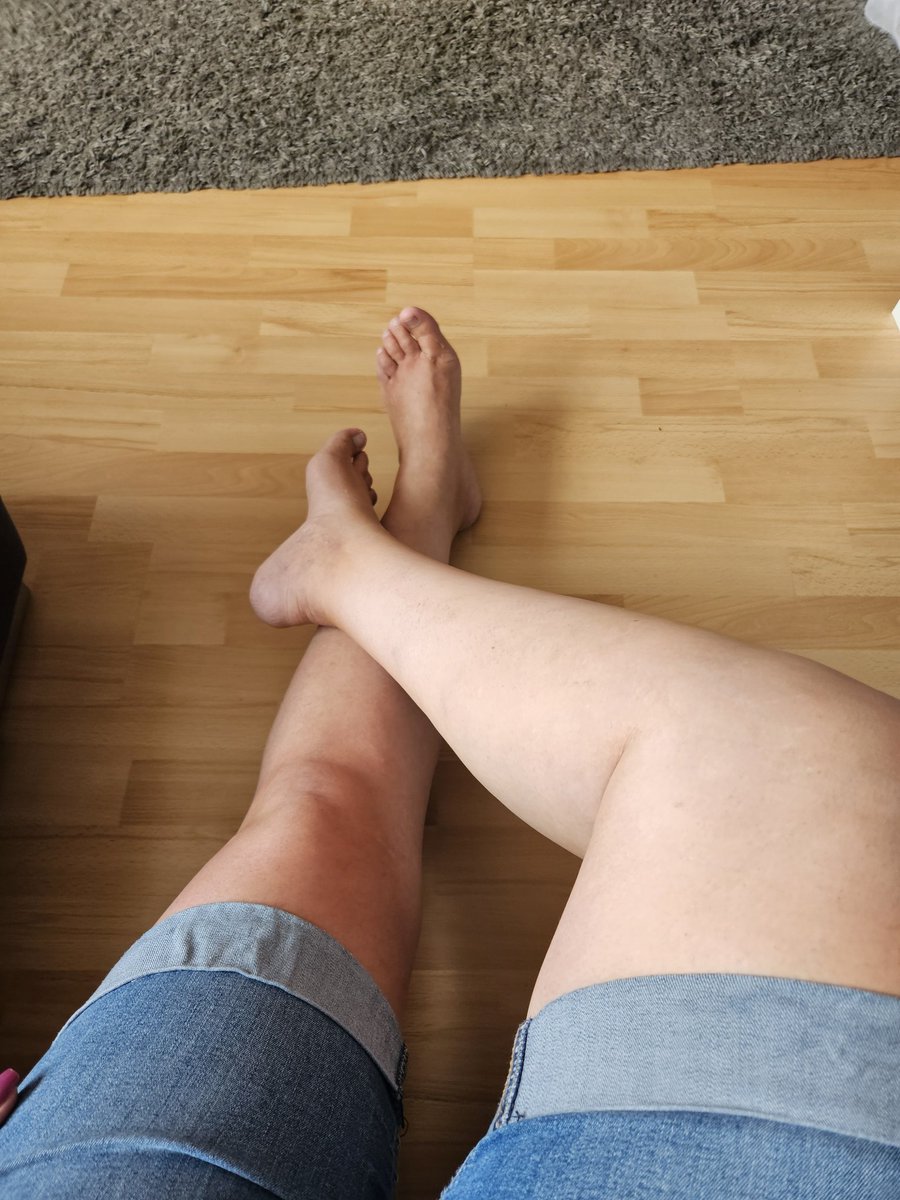 ella_f_3's tweet photo. My toes are ready for you, loser 😈👸 

@AndreeasGoodBoy @Cheesytoesands @feetandsoles5 @FeetForumArea @FootParadiseRT 

#toes #feetsession #feetworshi̇p #Feet #FOOTFETİSH #footfethish #foot #barefeet #selling #SellingContent https://t.co/URYU5zHfJ1
