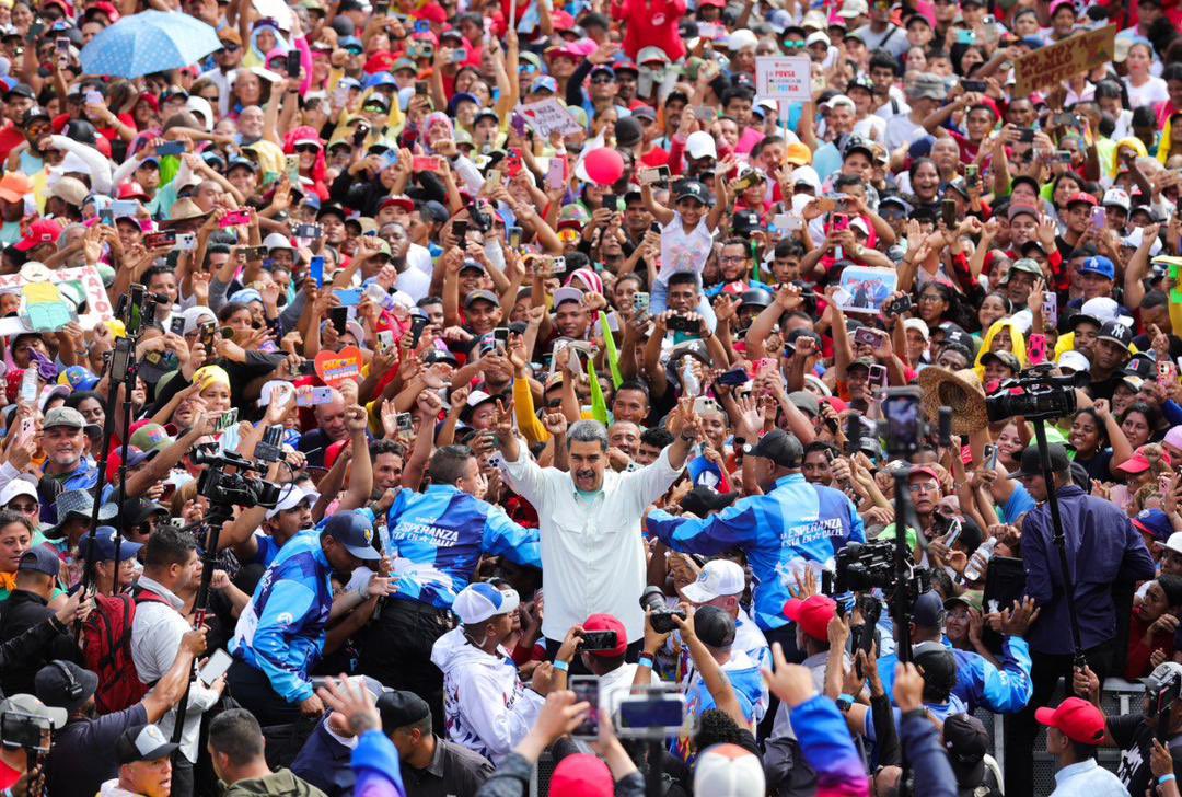 jorgerpsuv's tweet photo. Desde San Felipe estado Yaracuy, vemos la victoria electoral más bonita de la historia electoral de Venezuela; será contundente e irreversible. Nadie le va a robar el derecho a la paz, la tranquilidad y el futuro al pueblo. https://t.co/CEQVPOcxJM