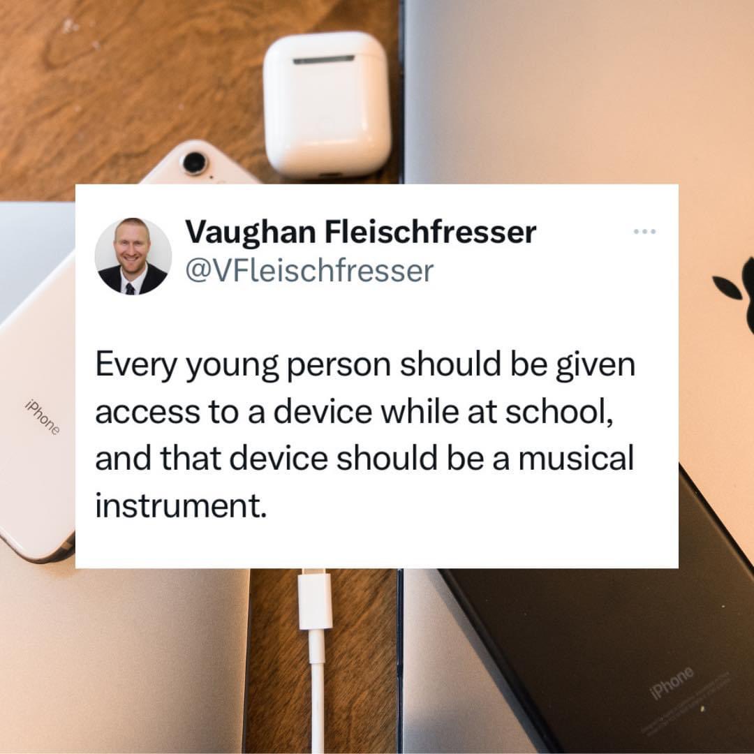 VFleischfresser's tweet photo. A musical instrument. https://t.co/PdsTNQPZej