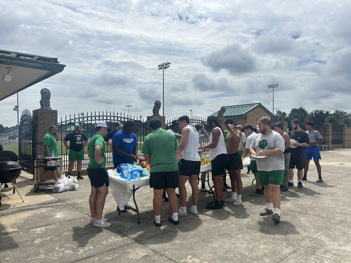 FCHSLions's tweet photo. Cookout and NCAA Football 25 for our team time during mini camp! #GoLions @cgholland https://t.co/66rycia5Fi