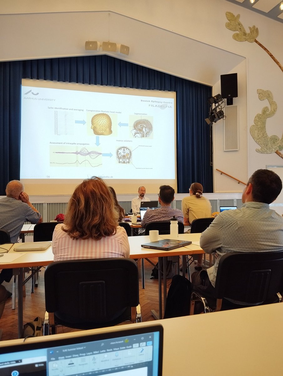 Chiara Ferrazzoli tweet media