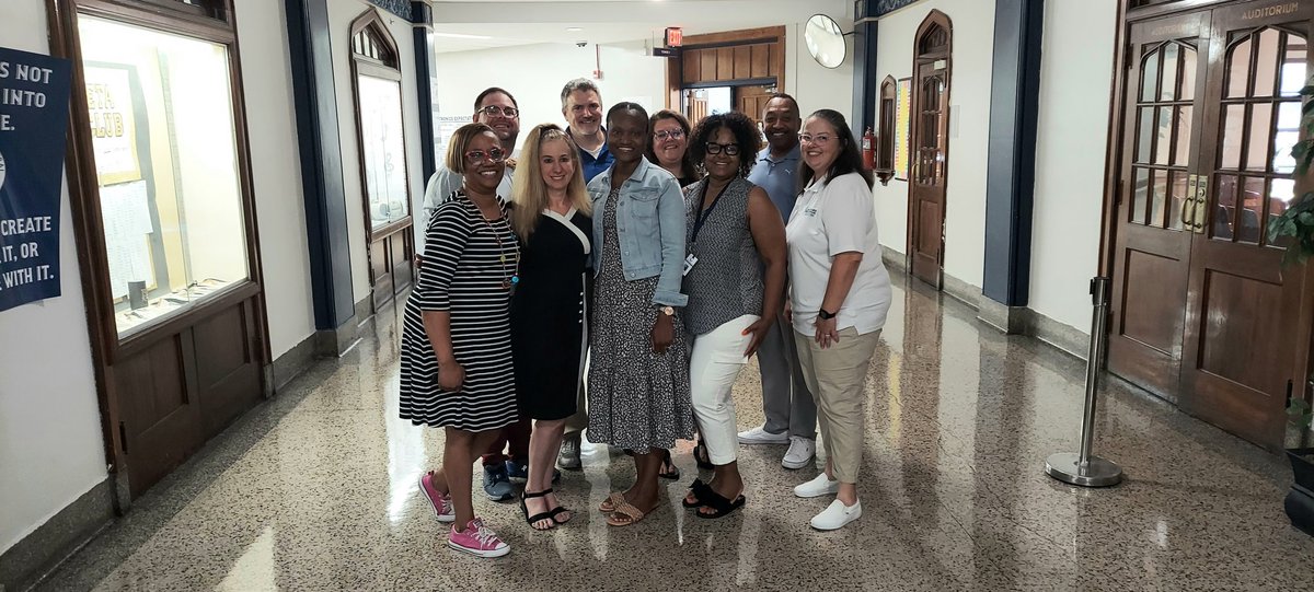 IvolynB's tweet image. I&apos;m beaming with @GCSchoolsNC pride after attending  #GCSBLS24! Shout out to @BlendedGCS! The &apos;AI&apos; &amp;amp; &apos;SEL&apos; (ALL) sessions were epic!! Thank you for the energy &amp;amp; thought invested in pulling off this event! Meeting @a_p_johnson was the 🍒 on top!!