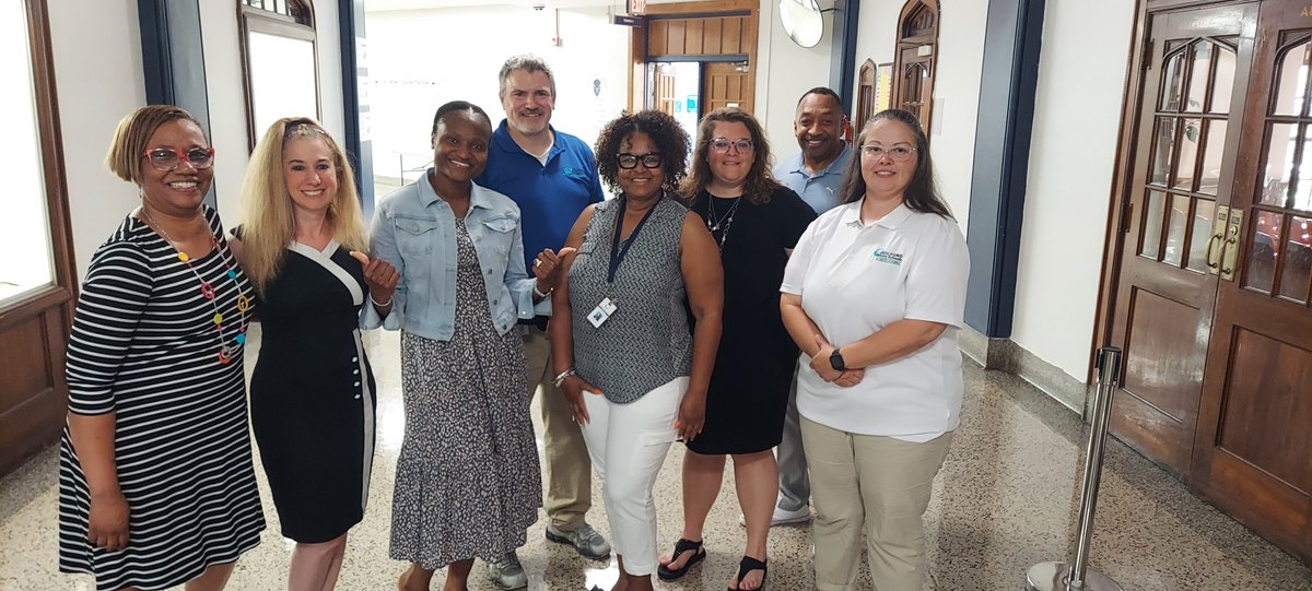 IvolynB's tweet image. I&apos;m beaming with @GCSchoolsNC pride after attending  #GCSBLS24! Shout out to @BlendedGCS! The &apos;AI&apos; &amp;amp; &apos;SEL&apos; (ALL) sessions were epic!! Thank you for the energy &amp;amp; thought invested in pulling off this event! Meeting @a_p_johnson was the 🍒 on top!!
