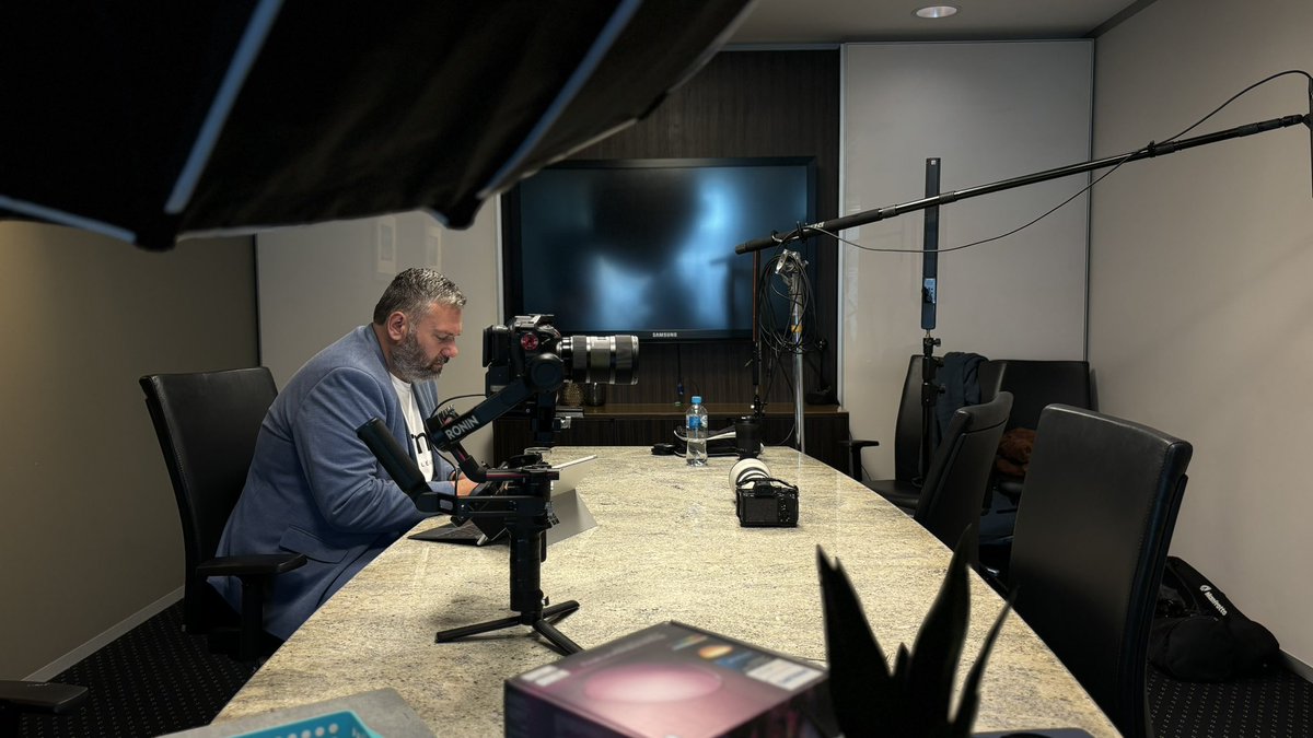 safeexpectation's tweet photo. Yesterday we wrapped up filming in Brisbane for @fr8nkCoach with @RF_Capability and one of our amazing clients @CCQld 
Great to work with the awesome team from The Being Group! https://t.co/O9djV1nlER