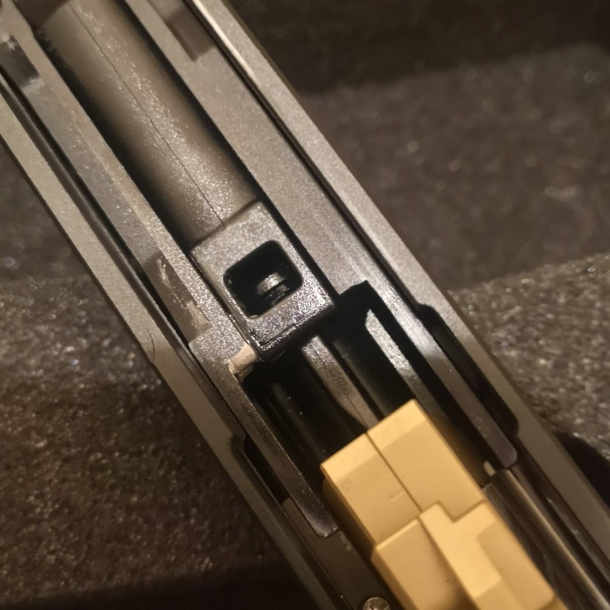 GunsKos978's tweet photo. EMG SAVIA staccato cs 
スライドが戻らない原因はノッカーロックでした。ブリーチのノッカーロックがあたる部分を滑らかにして解決👍️
#staccato 
#staccatocs https://t.co/MOOivZhnh6