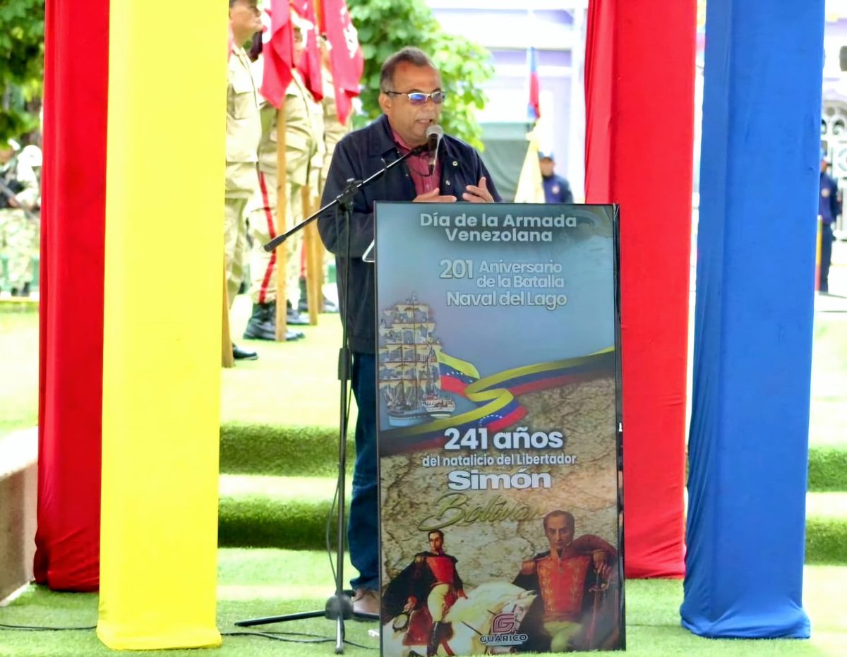 🇻🇪 UNESR ES PATRIA 🇻🇪

En nombre del Dr José Manuel Vásquez  y la Dra Alejandrina Reyes Rectora UNESR,se llevó a cabo el Acto en Homenaje a Él Libertador y Padre de la Patria, en ocasión al 241° Aniversario de su Natalicio y 201° Aniversario de la Batalla del Lago de Maracaibo