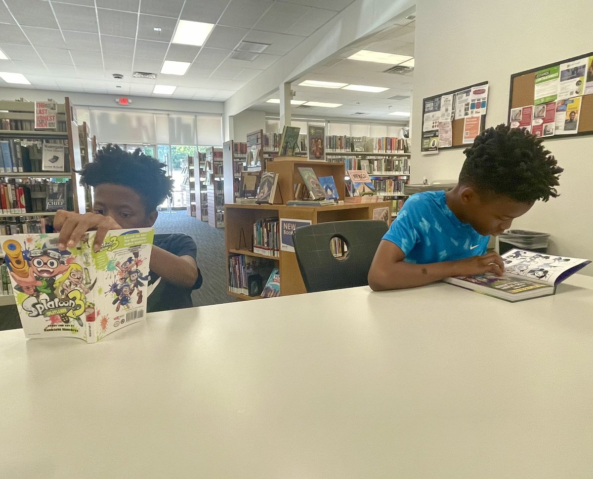 HairstonTeaches's tweet image. Got my vinyl sticker from @wcplonline for turning in my Summer Reading Log! 📖🤓

Me and my guys are truly enjoying our #SummerAtTheLibrary! 📚

#AdventureBeginsAtYourLibrary #READ