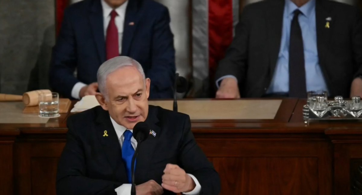 NihadAwad's tweet photo. Warning:
A war criminal is at loose on Capitol Hill. He was sighted inside the Congress today. If you see him, don't approach him. Report him to The Hague. He massacred 40,000 people, injured 89,000, and is starving 2 million people in Gaza.  
#BenjaminNetanyahu #GazaGenocide https://t.co/8RPL1E7WLA