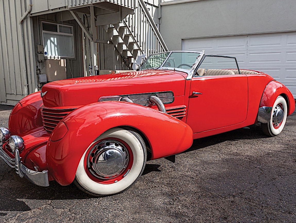 QuirkyRides's tweet image. #1930s #Cord 812 Coffin Nose