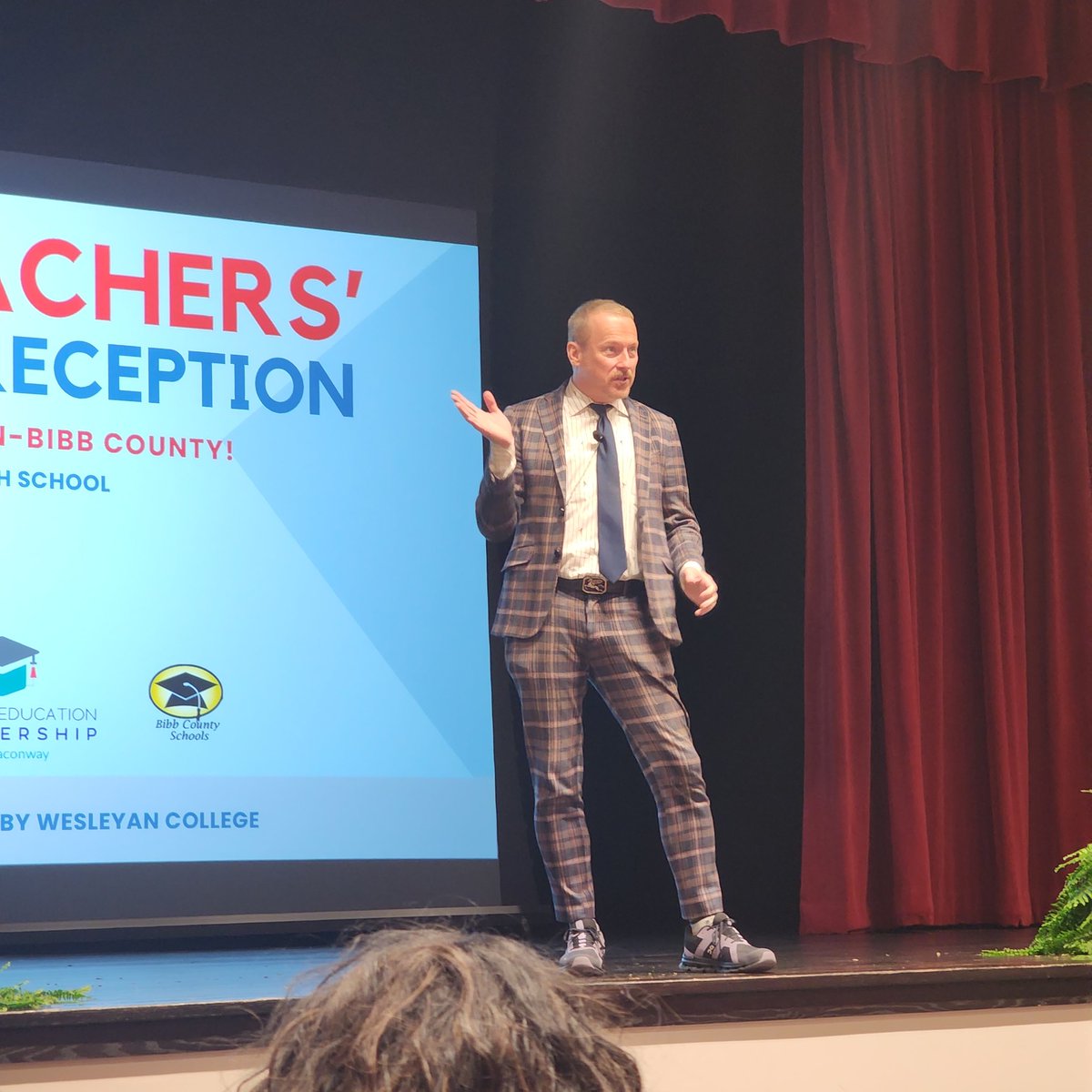 firstgrade209's tweet photo. Presented to new teachers in my district today and had the chance to listen to Ron Clark again. Met him 10 years ago, and he's still as energetic and transformative as ever! #Education #Inspiration #RonClark #run @mrronclark_ https://t.co/Zh06Jo8dhx
