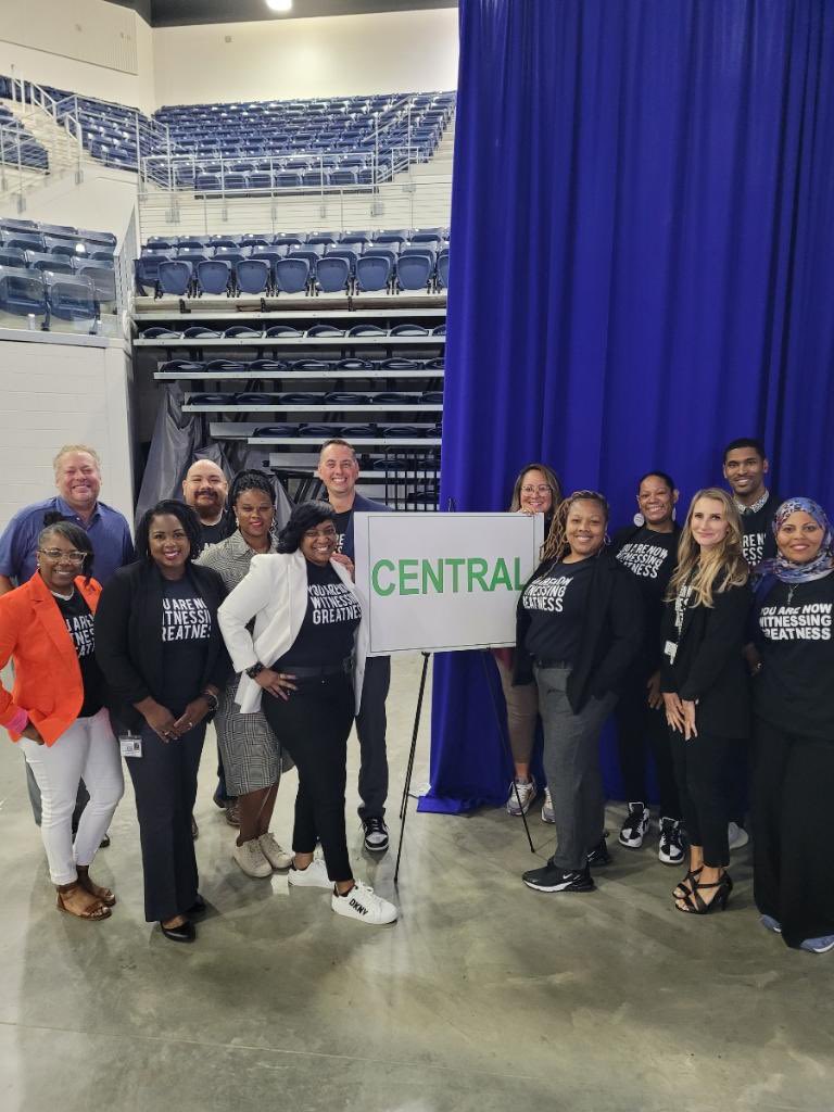 McReynolds MS HISD tweet media