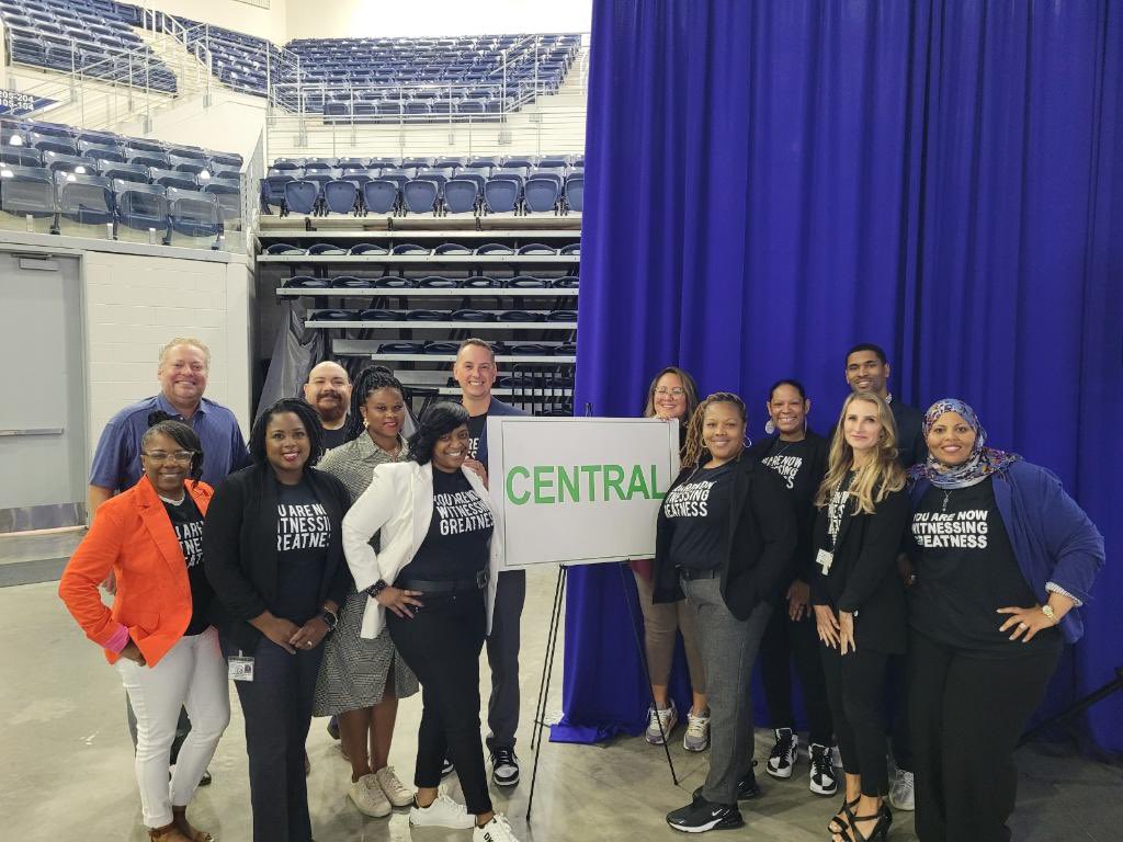 McReynolds MS HISD tweet media