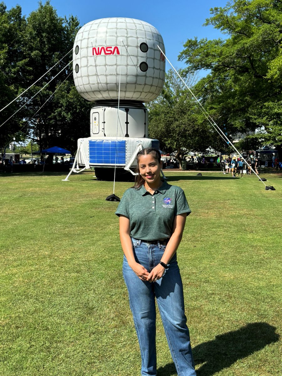 NASA_Marshall's tweet photo. Putting plants on planets π±
#NASAMarshall intern Monica Perez is spending her summer at #NASAMarshall developing a path toward implementing surface greenhouses on other planetary bodies.
Learn how you can celebrate #InternWeek with us >> https://t.co/aSOYCXoE1R https://t.co/DTV4ZLYRN4
