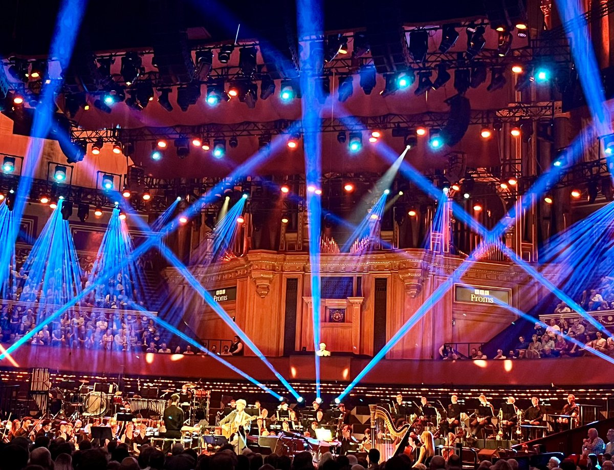 swpholmes's tweet photo. Amazing Prom this evening of Nick Drake’s music in the 50th year of his death, what an incredible showcase of this music - well done @julesbuckley, @BBCSO and all the performers - @OliviaChaney and @MarikaHackman stunning performances! https://t.co/RvxUc6HMtK