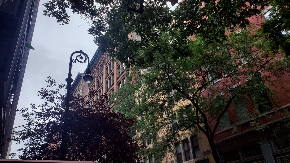 NatalieAPalumbo's tweet image. In the city today. New York looks great in grey. And my studio playing @thebeatles Channel. I 💙 NY. 🎨🎶 

#newyorknewyork #manhattan #motiongraphicsdesigner #visualeffectscompositor