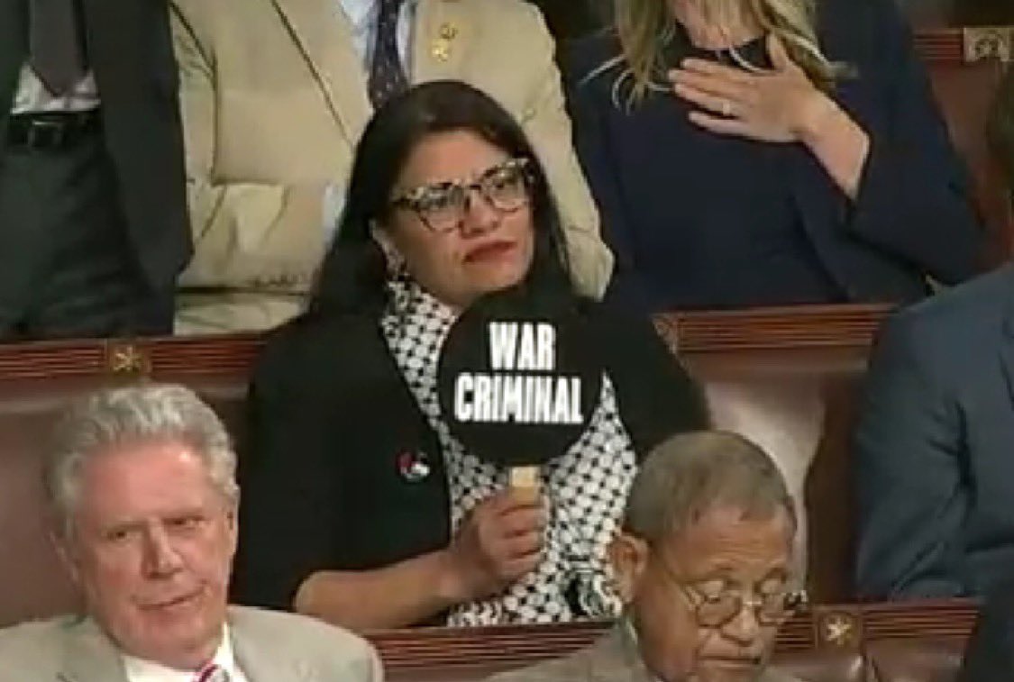 "Durun kalabalıklar; bu cadde çıkmaz sokak!
Haykırsam; kollarımı makas gibi açarak!"

#WarCriminal

"Bütün uyuyanları uyandırmaya tek bir uyanık yeter!"