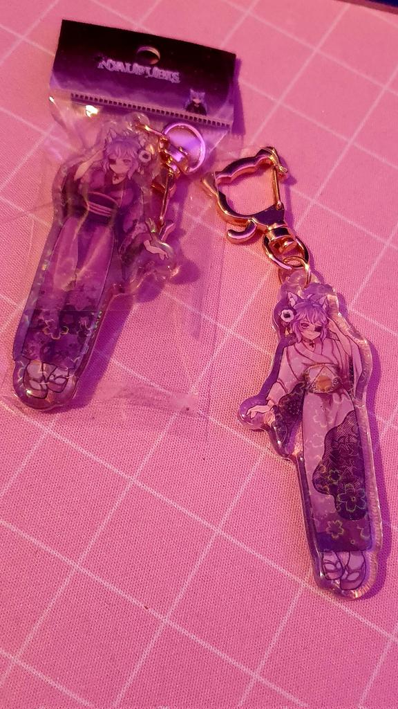 Nyaurubis's tweet photo. Don't worry meine Cuties, ich hab euch nicht vergessen
Sobald ich Zeit habe, werde ich endlich all eure Postkarten und Keychains zuschicken. Keine Sorge, die Schätze existieren und kommen bald zu euch nyaaa💜
7 Keychains können noch geholt werden unter: https://t.co/uBNYNnmj1i https://t.co/dOpn0Ml6bE