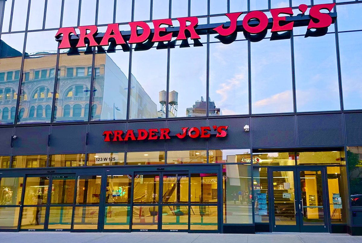 GET IN LINE! Trader Joe’s opens first store in Harlem 🛒 bit.ly/4diHc8n