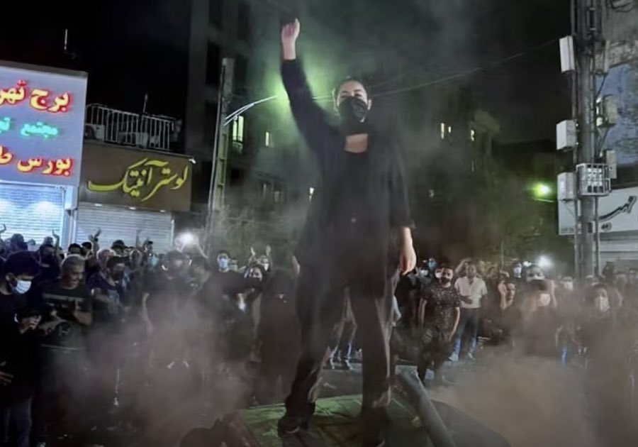 ArianArian00's tweet photo. هیچ کدوم از ما دیگه ادمهای قبل از شروع انقلاب #زن_زندگی_آزادی نیستیم… https://t.co/txFu5YEo86