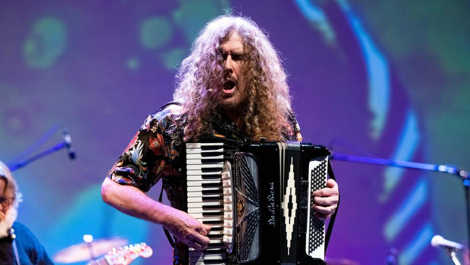 ForbesEnt's tweet photo. Weird Al Yankovic discusses covering Taylor Swift and Cardi B, 'The Bear,' and his new song "Polkamania."
https://t.co/gXKTFwUZGn https://t.co/0ZMZlfMZqE