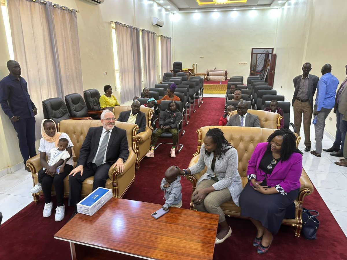 Israel 🇮🇱 steps up to support South Sudan 🇸🇸! 

🏥 Heart disease equipment donated to Al Sabah Children’s &amp; Wau Teaching Hospitals. 

This is a game-changer for healthcare in South Sudan! 👏 

Congratulations to our able Minister @YolandaAwel!

#SouthSudan  #Israel #healthcare