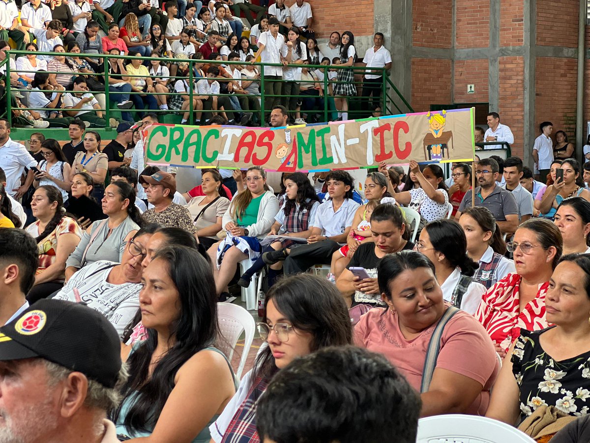 CanalTRO's tweet photo. #AEstaHora | Desde Lebrija, el @Ministerio_TIC @MauricioLizcano continúa su agenda por Santander, entregará computadores a las instituciones educativas. 👇🏻

https://t.co/chPF1Dzp4h https://t.co/DurEg4wTTm