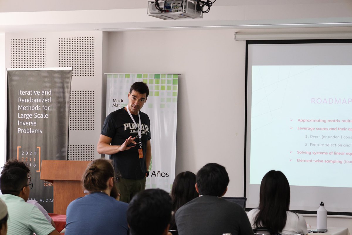 ModeMatEC's tweet image. 📢 Hoy en la Gene Golub SIAM Summer School 2024, el curso de Randomized Linear Algebra ayudó a nuestros estudiantes a manejar grandes conjuntos de datos y resolver problemas complejos. ¡Un día lleno de aprendizaje y colaboración!
@TheSIAMNews #SIAM #IterativeMethods #G2S3UIO