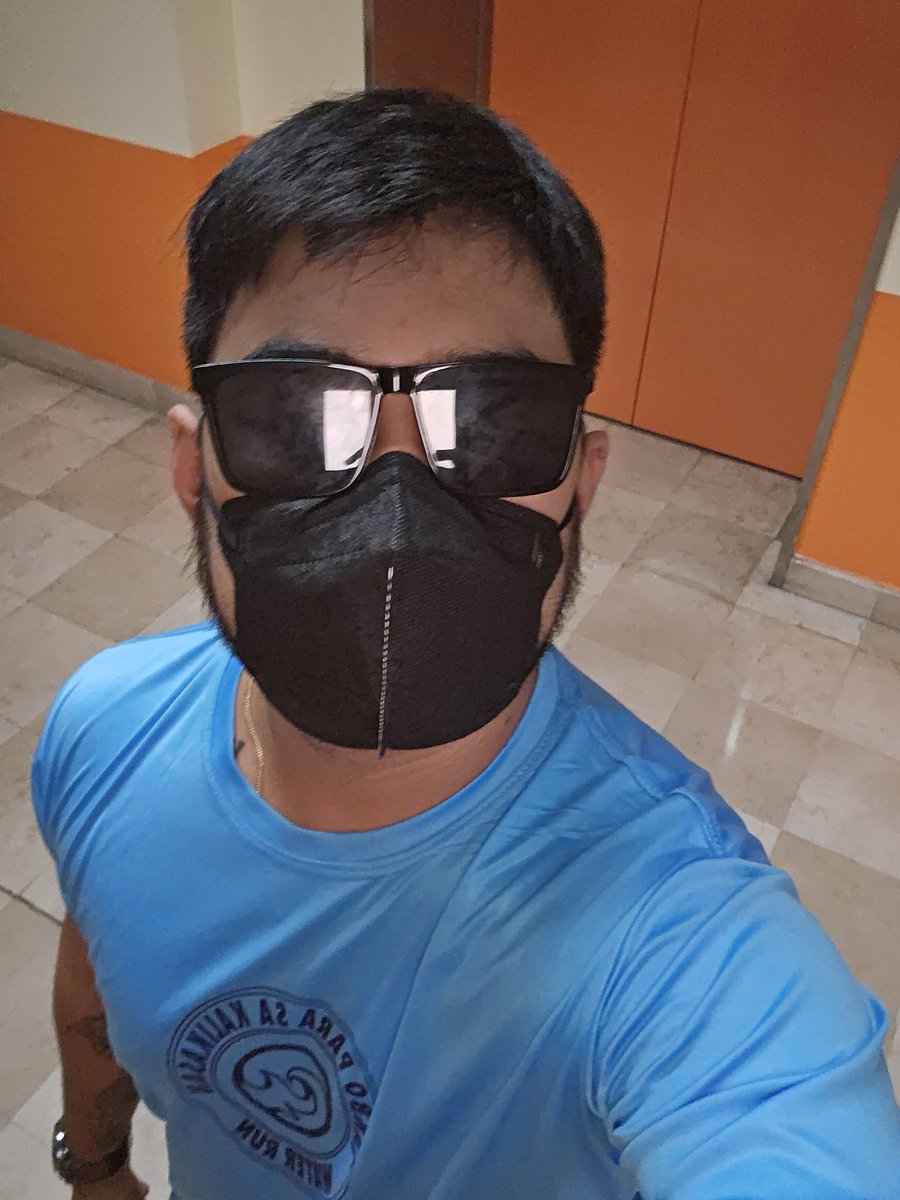 DanielSaberon3's tweet photo. feels good to wear mask and shades. may sakit po kasi ako wag jugger. https://t.co/dCQYU0p7l6