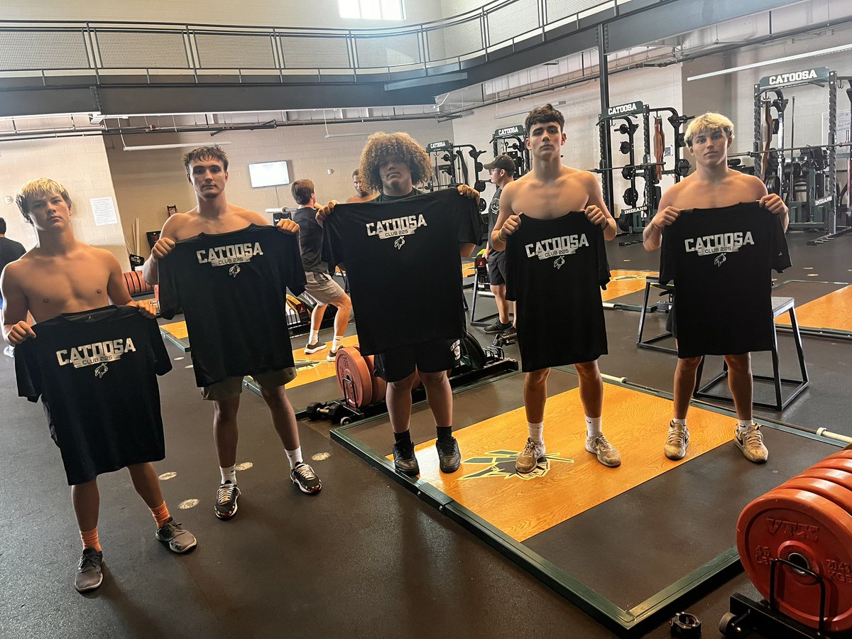 CatoosaFootball's tweet photo. Hard work paying off!!!💪🏋️ #Club225 #ALLIN https://t.co/hdJV3grcjy
