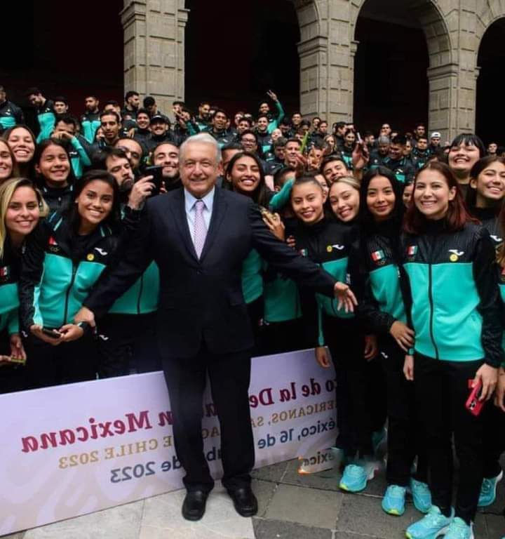 La mejor foto que verás el día de hoy, la delegación Mexicana de los Juegos Olímpicos
💪🥳🇲🇽🎉🇲🇽🇲🇽