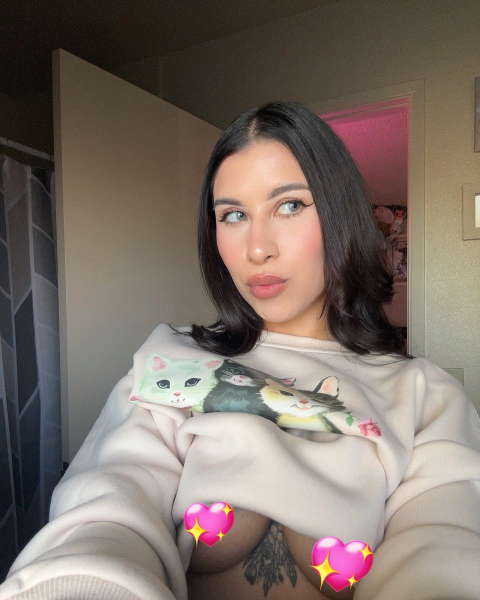 CuddleASMR's tweet image. Finally made it to Twitter 💕 hi