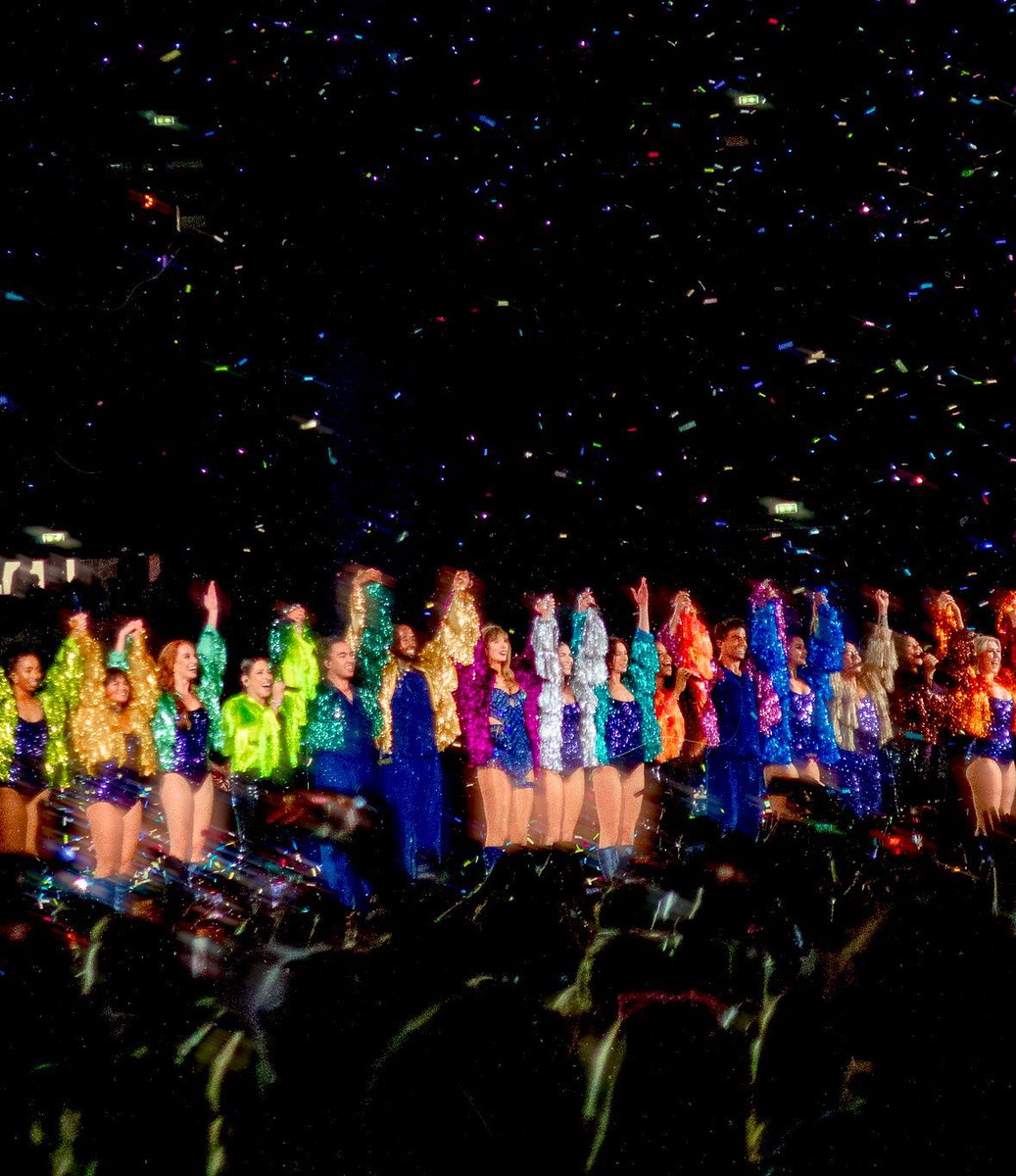 metmidnights's tweet image. faltam apenas 31 shows para isso daqui acabar 😭😭😭😢🥺