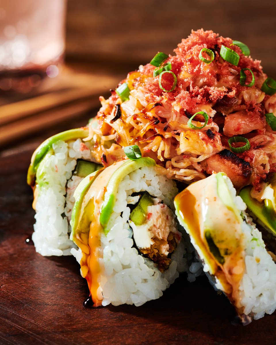 KELPSUSHIJOINT's tweet image. Experience a flavorful eruption like never before 🌋

Our volcano roll is built with broiled salmon, krab mix, avocado, cucumber, cream cheese, tempura onion, tempura flakes, scallion, spicy mayo, &amp;amp; eel sauce 😋

#KelpSushiJoint #VolcanoRoll #Sushi #TampaEats #Tampa