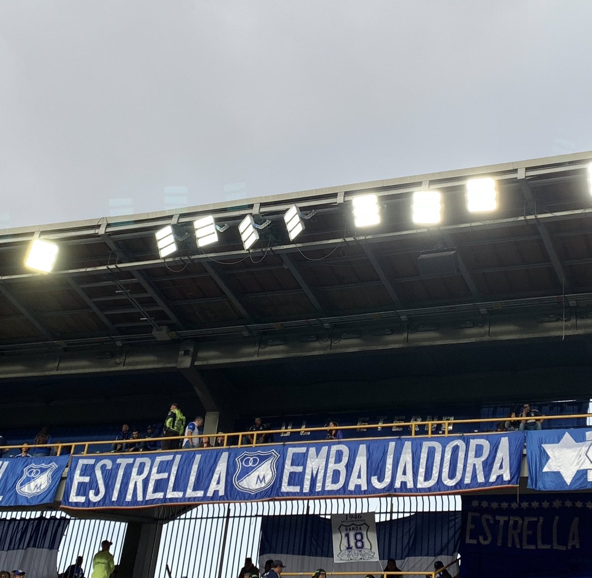 EEmbajadora's tweet photo. Vinimos a verte ganar #MillosQuerido, así como en la final del 24-06 -2023 🔵🔵🔵🔵🔵🔵🔵⚪️⚪️⚪️⚪️⚪️⚪️ https://t.co/3qd6CtP2ZO