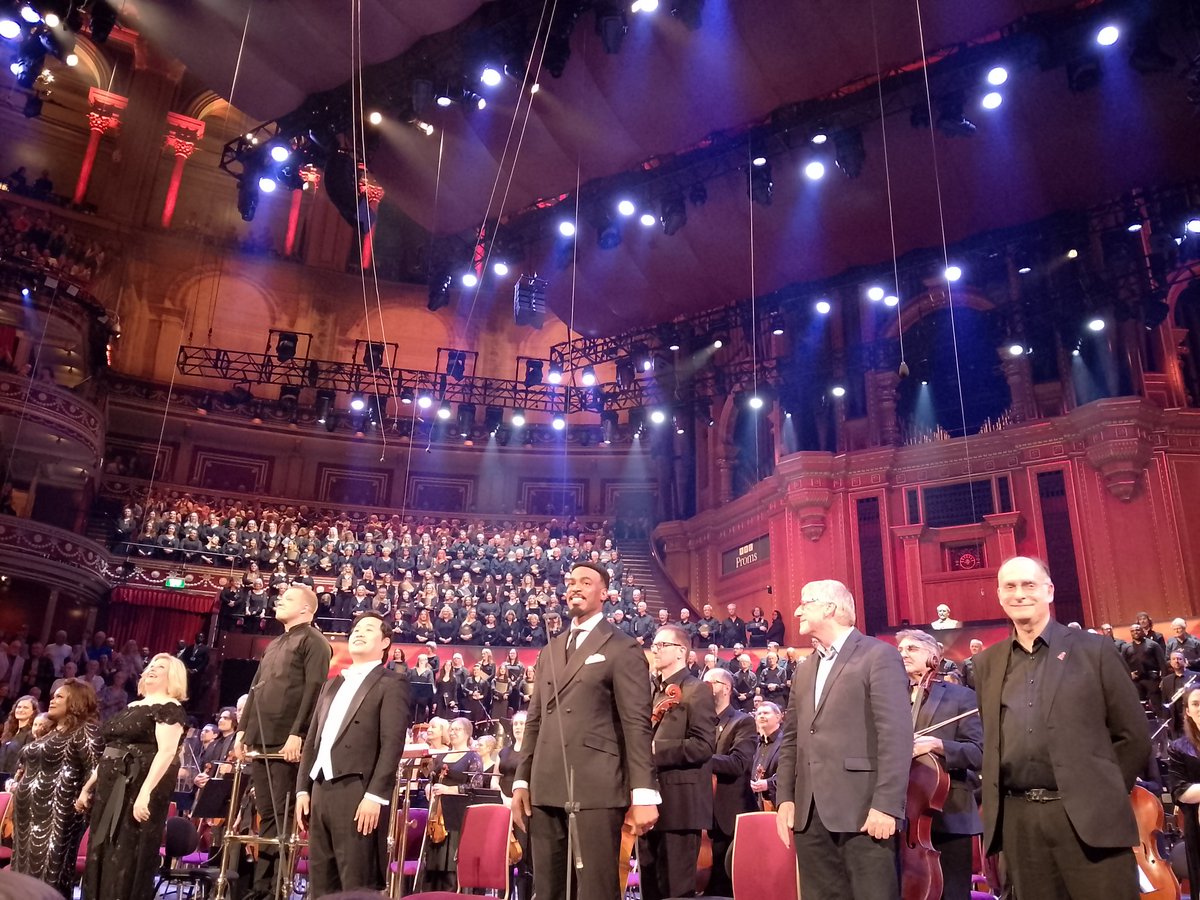 _aboil's tweet photo. I'll definitely never get a @bbcproms overkill - even with two concerts on one day within 4 hours. Thanks to everyone involved for a thrilling Verdi/ancient music evening with @BBCNOW, sooo many choir singers, #jakubjozeforlinski and Il Pomo d'Oro. https://t.co/ZgDGZIksDQ