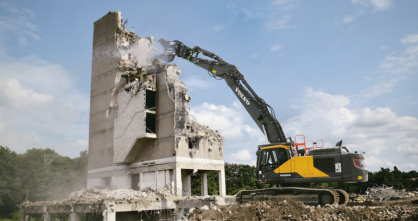 VolvoCES's tweet image. Volvo Excavators are your ultimate demolition partners! Engineered for power, precision, and durability, they make light work of the toughest demolition tasks. Trust VCES for all your heavy-duty needs! 💥🚜 

#Volvoces#Excavators #DemolitionExperts #ConstructionEquipment